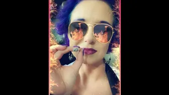 Laura Loves Smoking With Faces From Snap