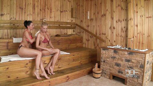 Sauna Time Toe Treat